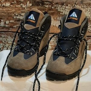 MT EVEREST - Hiking Boot, tan, leather upper - Women's size 6